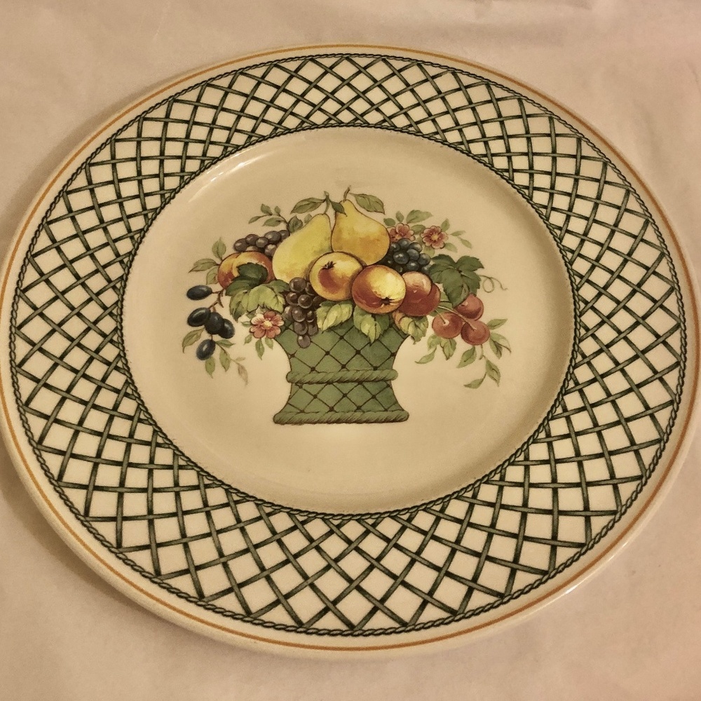 Villeroy & Boch Basket Pattern 10.5” dinner plate